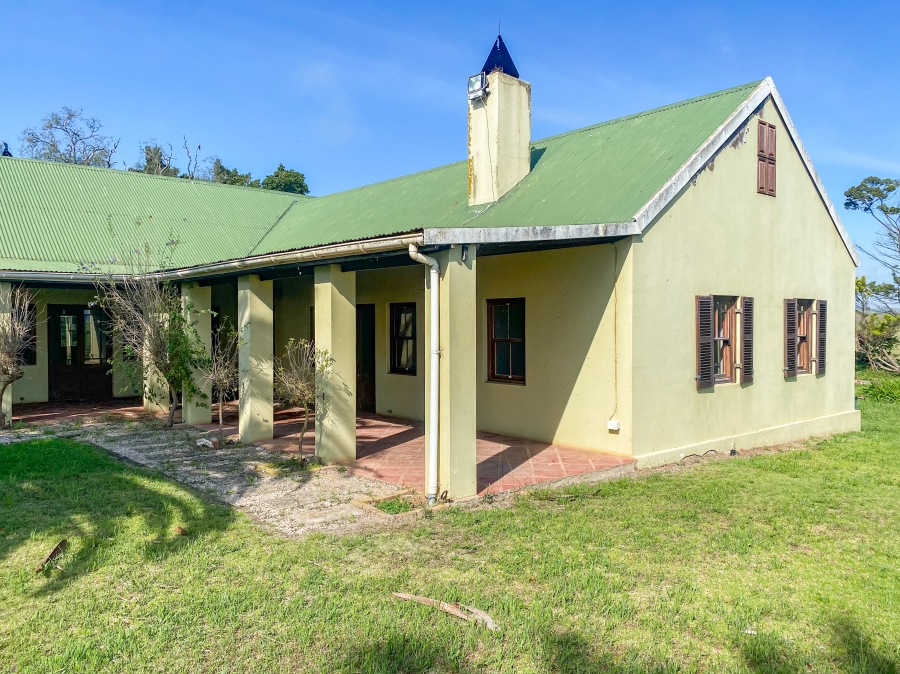 9 Bedroom Property for Sale in Albertinia Western Cape